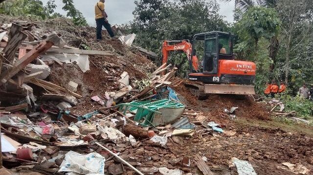 Longsor wonosalam 1 meninggal